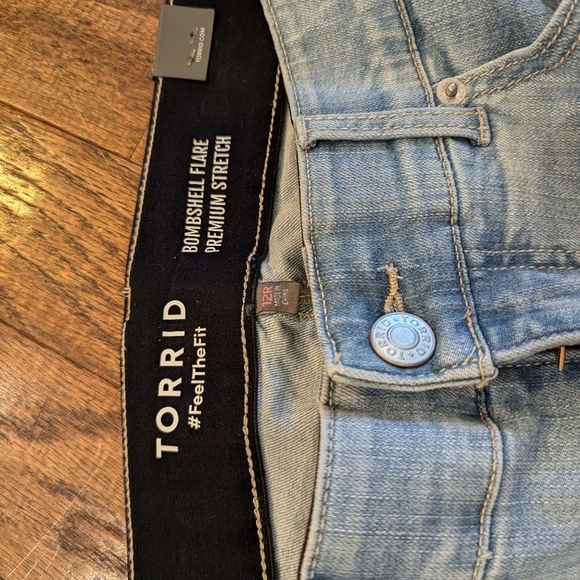 NWT Torrid Bombshell Flare Premium Stretch High-Rise Jean Size 12 - Picture 10 of 13